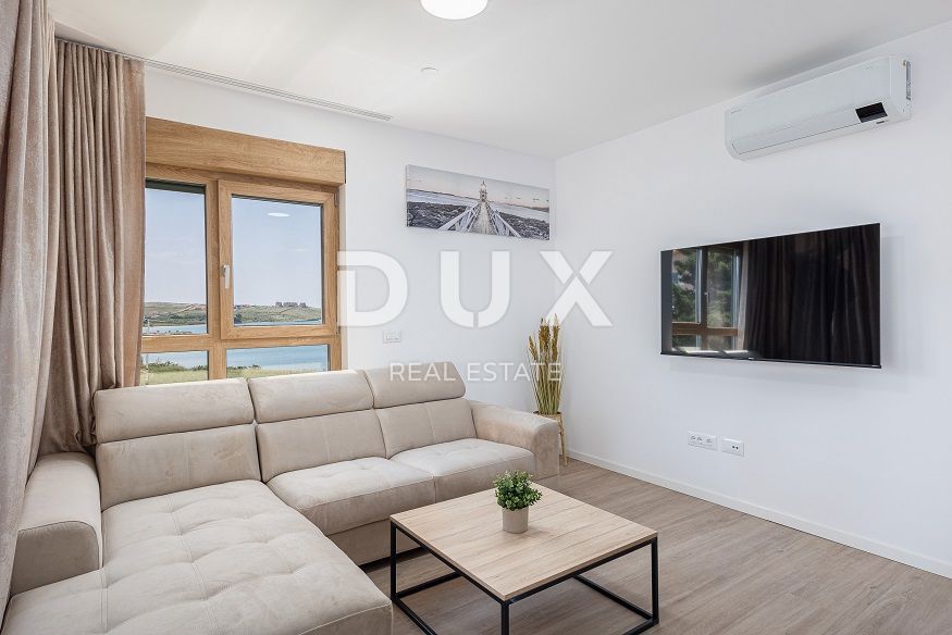 OTOK PAG, POVLJANA - Čudovit apartma 47 m2, 1. vrsta do morja