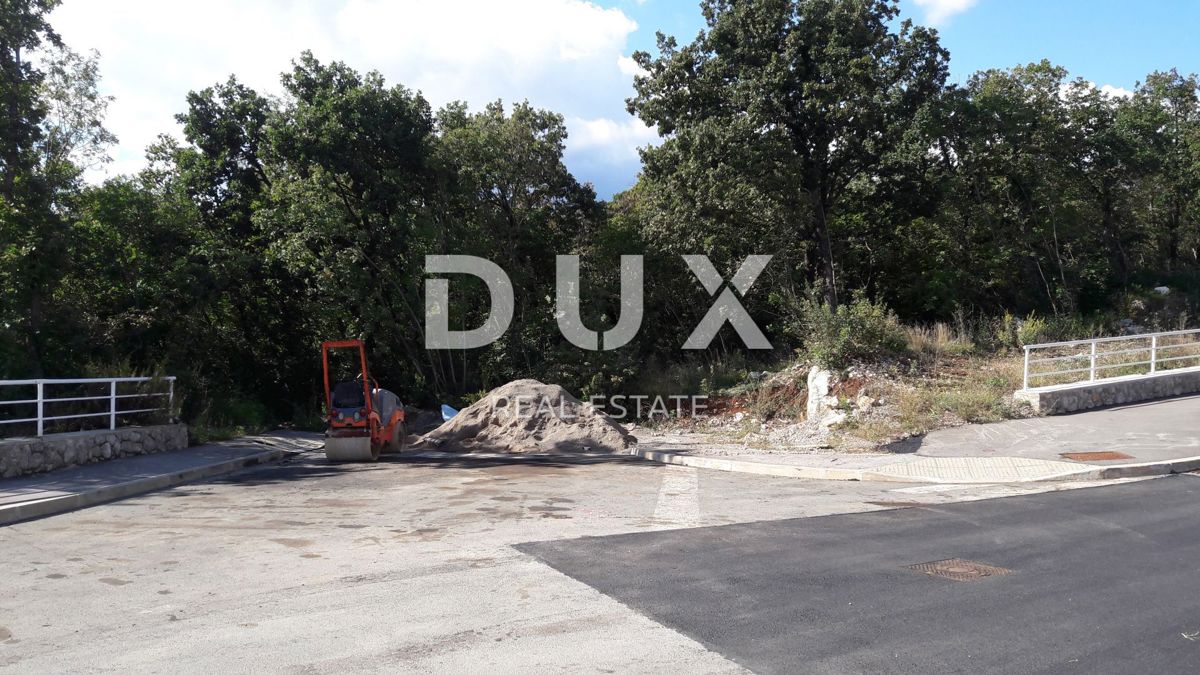 RIJEKA, SRDOČI - Čudovito gradbeno zemljišče za dvojček!