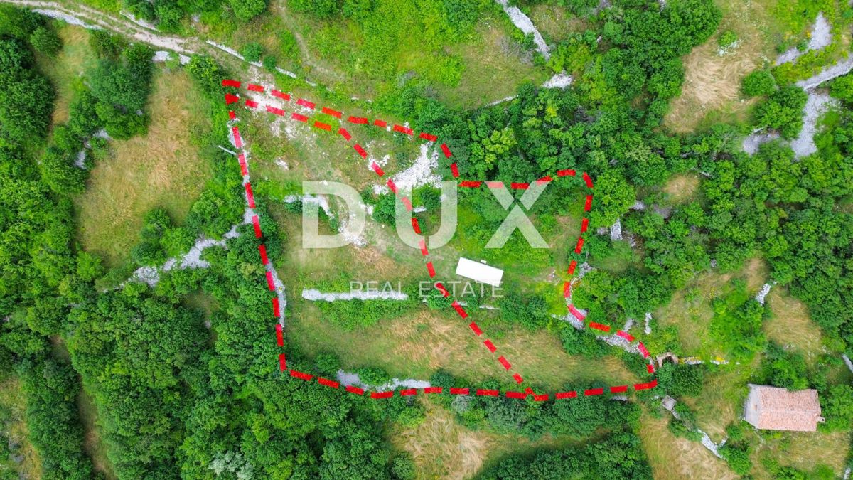 ISTRA, SKITAČA - Edinstveno gradbeno zemljišče z gradbenim dovoljenjem za dve moderni vili 