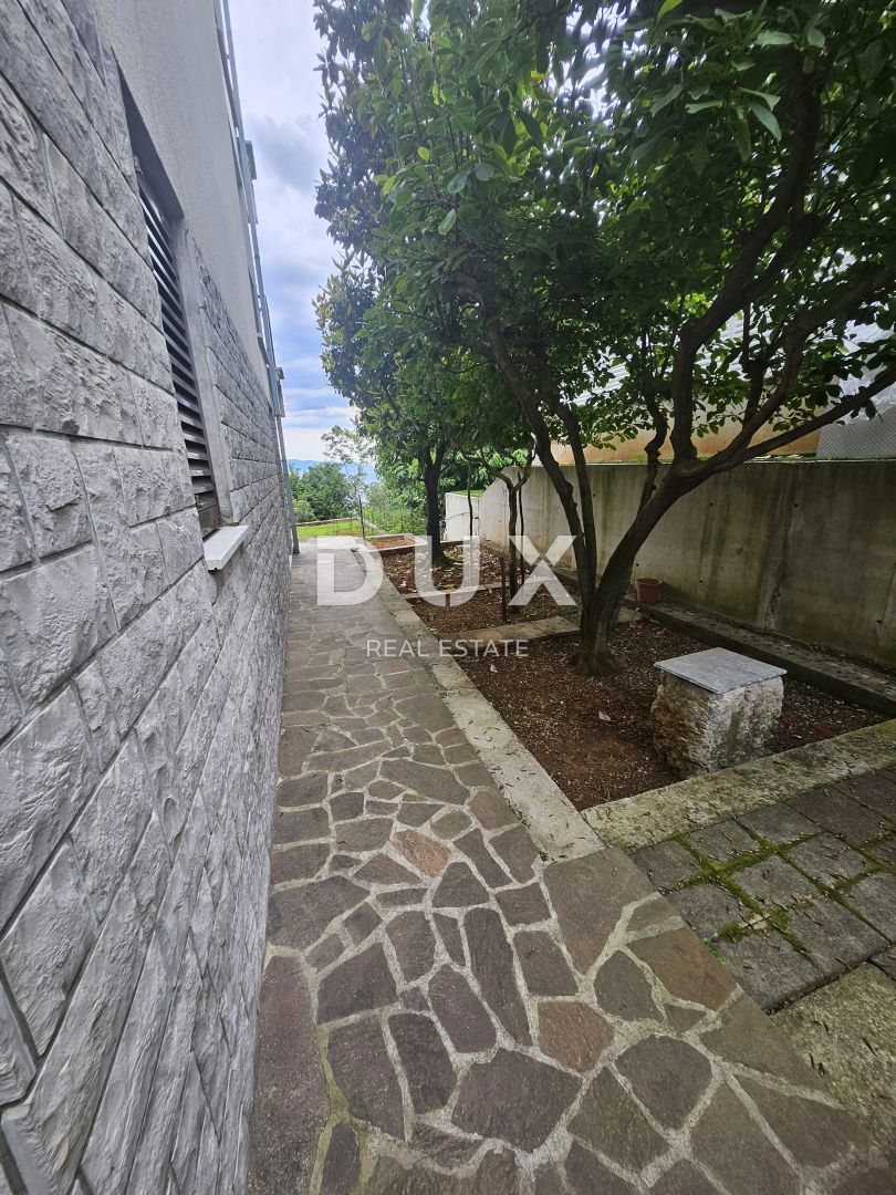OPATIJA, PAVLOVAC, VOLOSKO - hiša/stavba 600m2 za prenovo s 4 stanovanji in panoramskim pogledom na morje + površina 1000m2