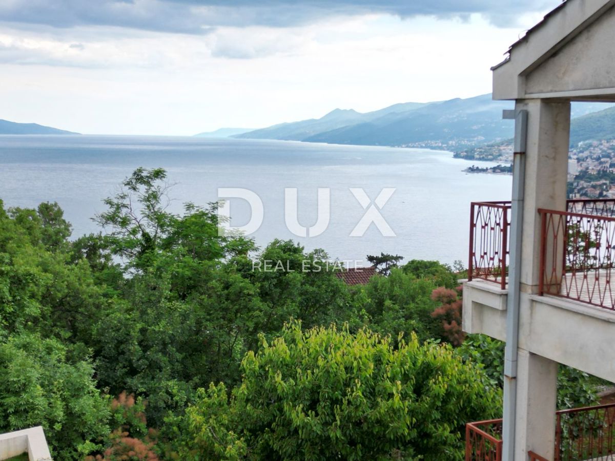 OPATIJA, PAVLOVAC, VOLOSKO - hiša/stavba 600m2 za prenovo s 4 stanovanji in panoramskim pogledom na morje + površina 1000m2
