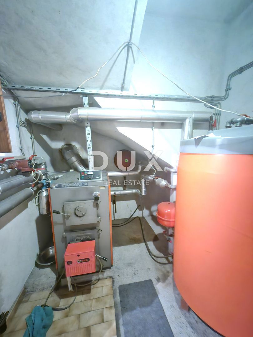 OPATIJA, PAVLOVAC, VOLOSKO - hiša/stavba 600m2 za prenovo s 4 stanovanji in panoramskim pogledom na morje + površina 1000m2