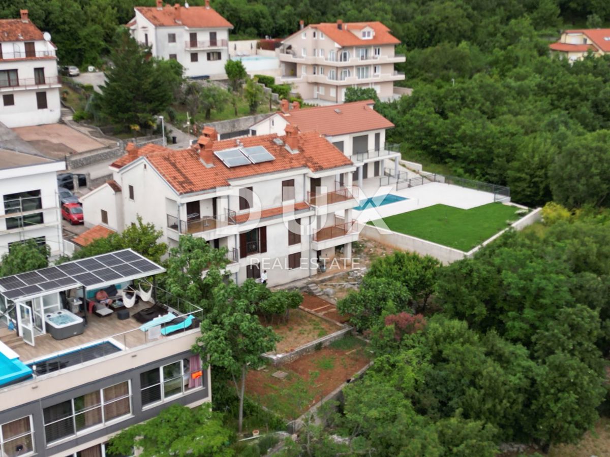 OPATIJA, PAVLOVAC, VOLOSKO - hiša/stavba 600m2 za prenovo s 4 stanovanji in panoramskim pogledom na morje + površina 1000m2