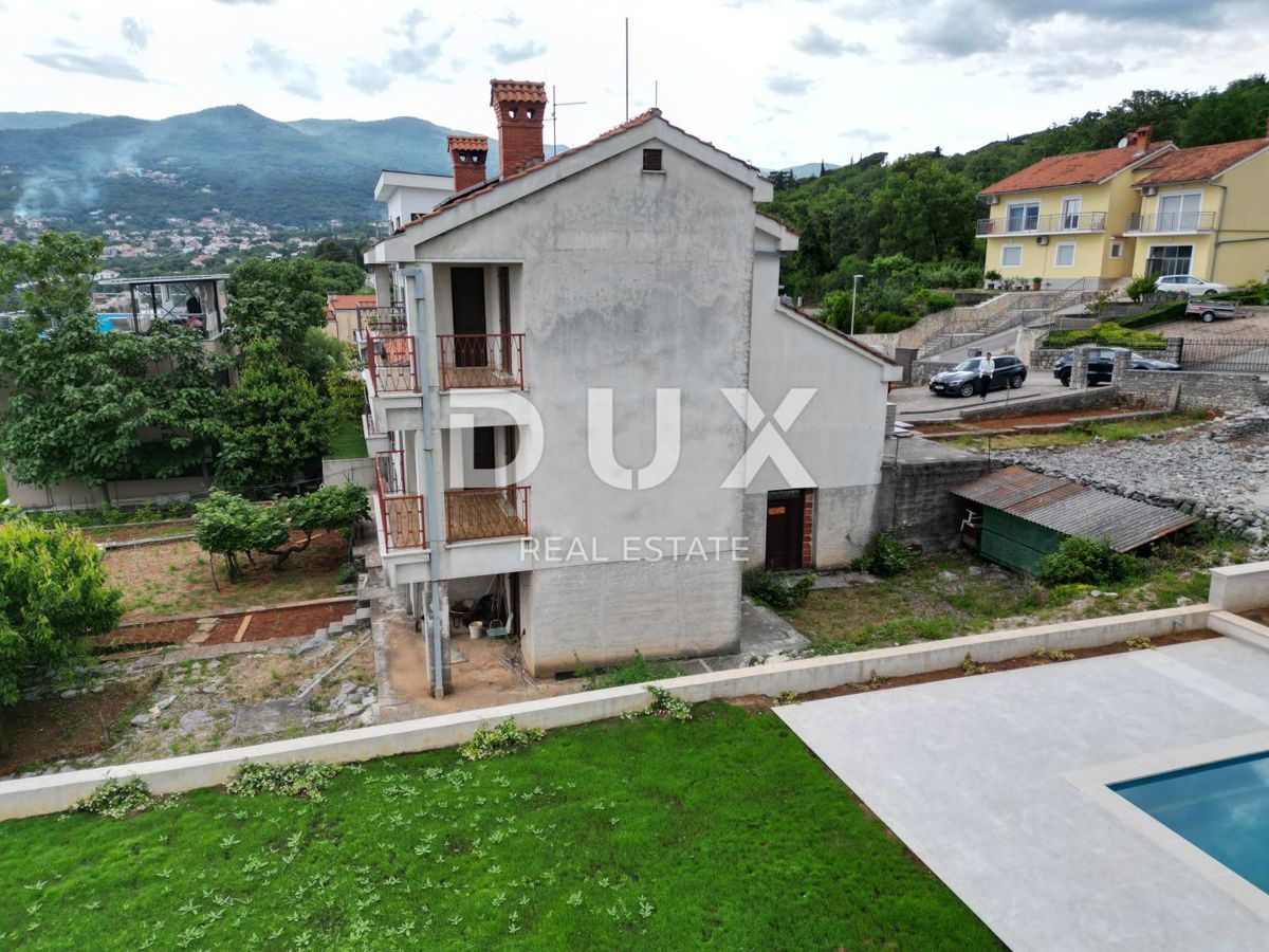 OPATIJA, PAVLOVAC, VOLOSKO - hiša/stavba 600m2 za prenovo s 4 stanovanji in panoramskim pogledom na morje + površina 1000m2