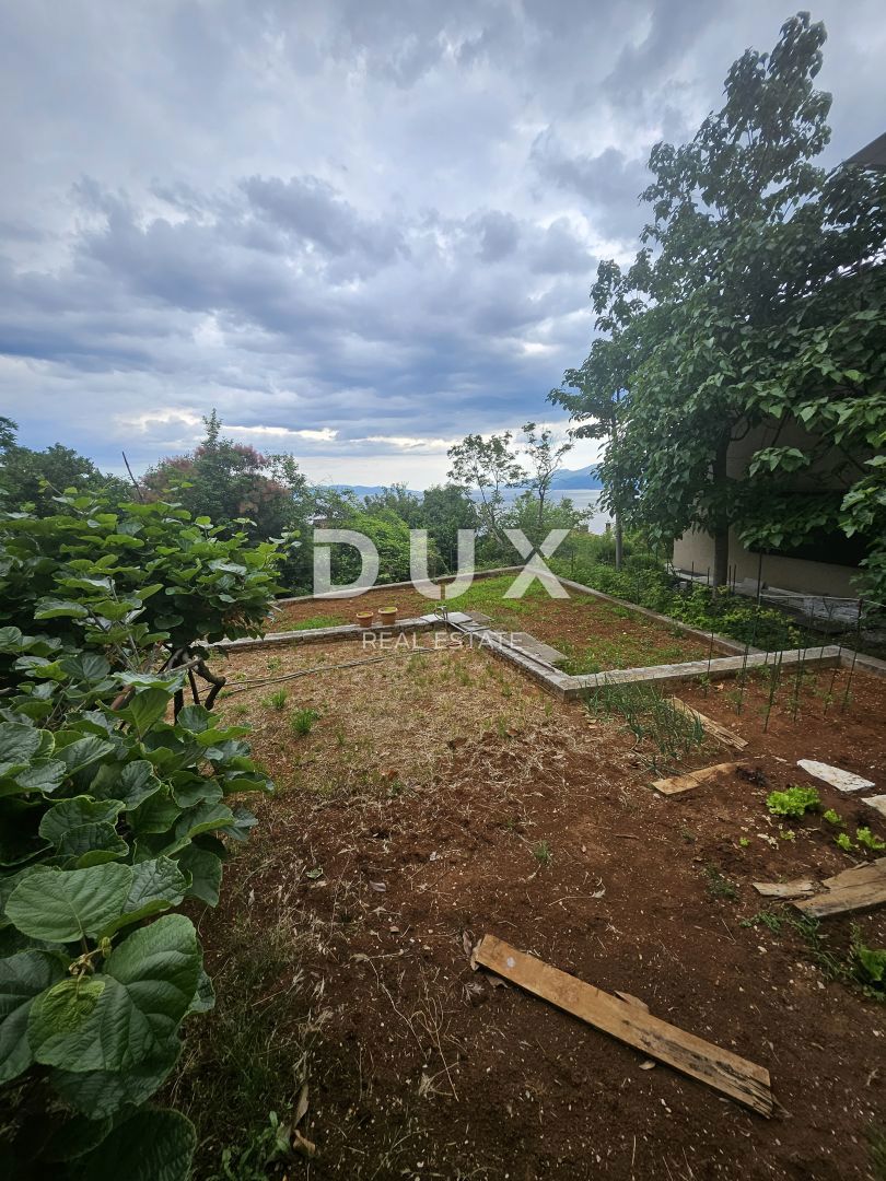 OPATIJA, PAVLOVAC, VOLOSKO - hiša/stavba 600m2 za prenovo s 4 stanovanji in panoramskim pogledom na morje + površina 1000m2