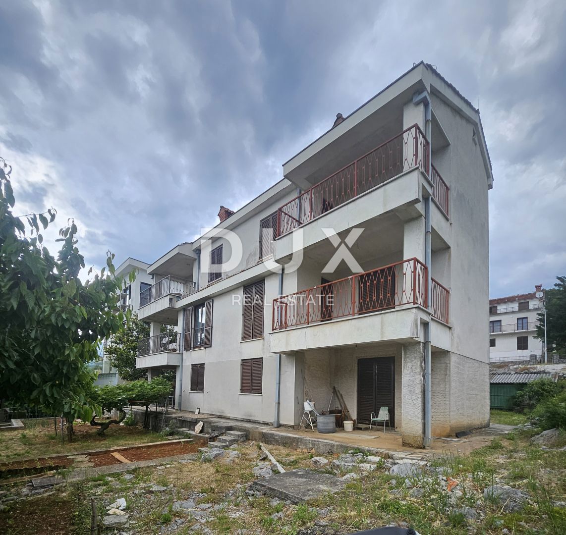 OPATIJA, PAVLOVAC, VOLOSKO - hiša/stavba 600m2 za prenovo s 4 stanovanji in panoramskim pogledom na morje + površina 1000m2