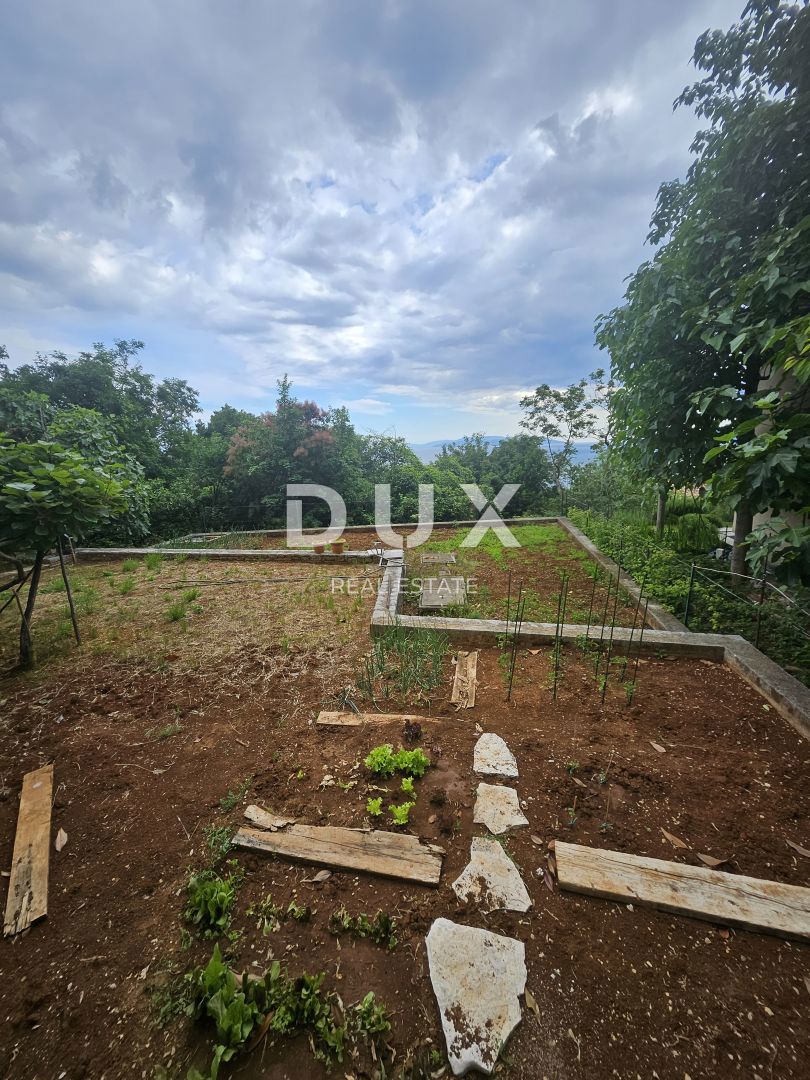 OPATIJA, PAVLOVAC, VOLOSKO - hiša/stavba 600m2 za prenovo s 4 stanovanji in panoramskim pogledom na morje + površina 1000m2