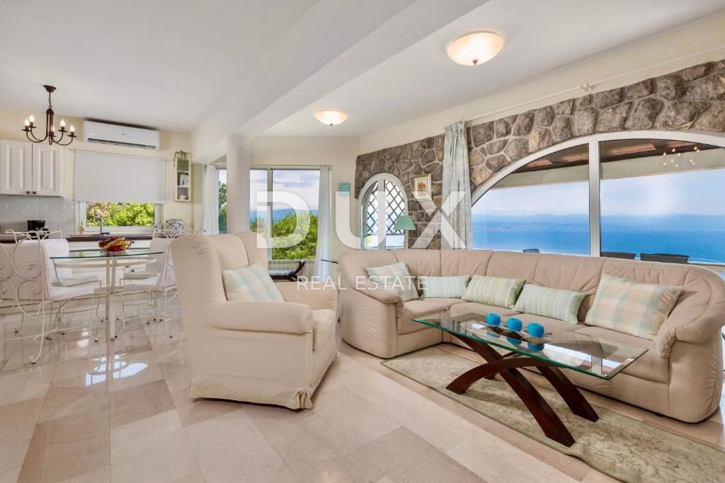 OPATIJA, LOVRAN – Elegantno stanovanje s panoramskim pogledom na morje