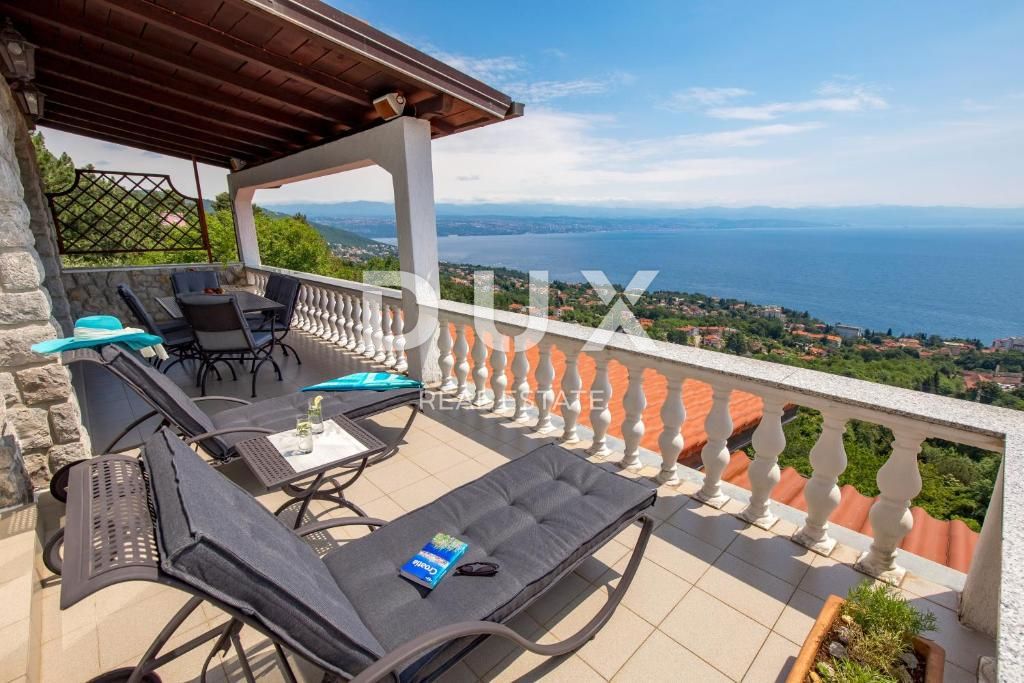 OPATIJA, LOVRAN – Elegantno stanovanje s panoramskim pogledom na morje