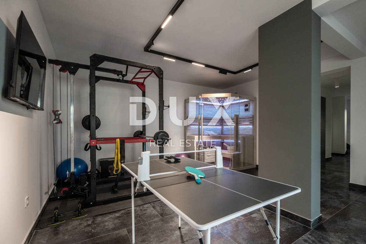OTOK PAG, NOVALJA - Vila s 5 spalnicami, bazenom in savno, 176,5 m2