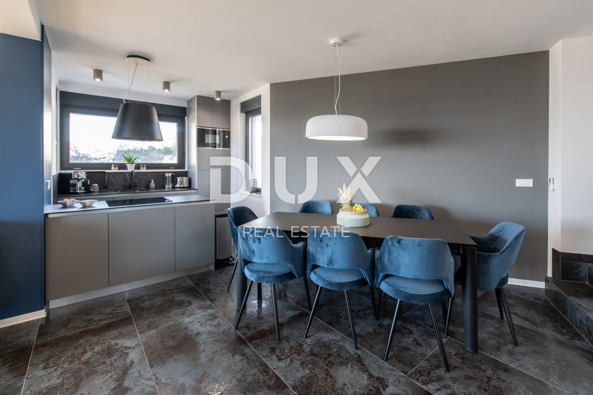 OTOK PAG, NOVALJA - Vila s 5 spalnicami, bazenom in savno, 176,5 m2