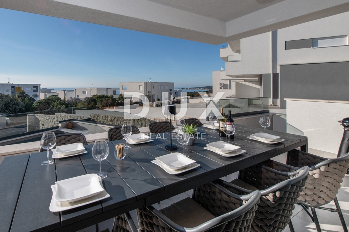 OTOK PAG, NOVALJA - Vila s 5 spalnicami, bazenom in savno, 176,5 m2