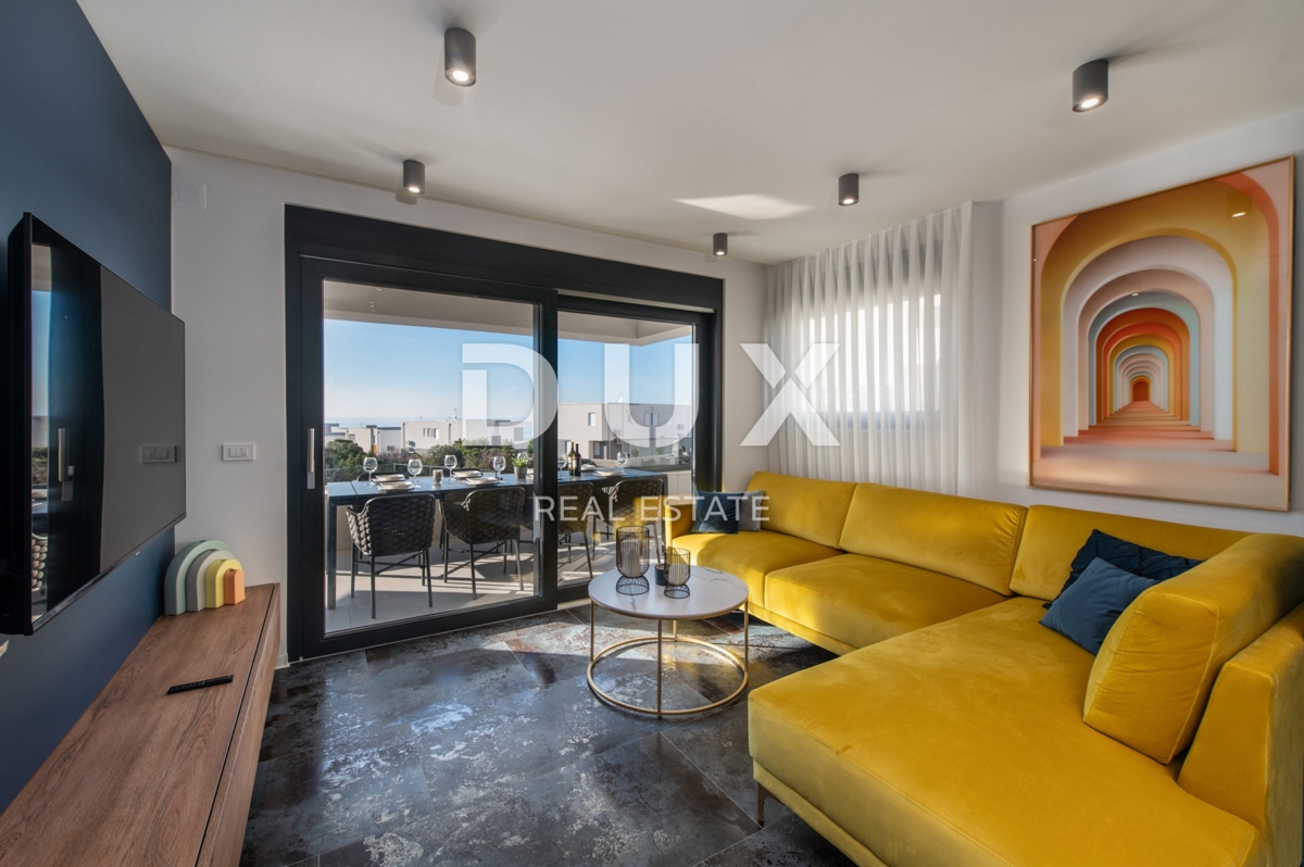 OTOK PAG, NOVALJA - Vila s 5 spalnicami, bazenom in savno, 176,5 m2