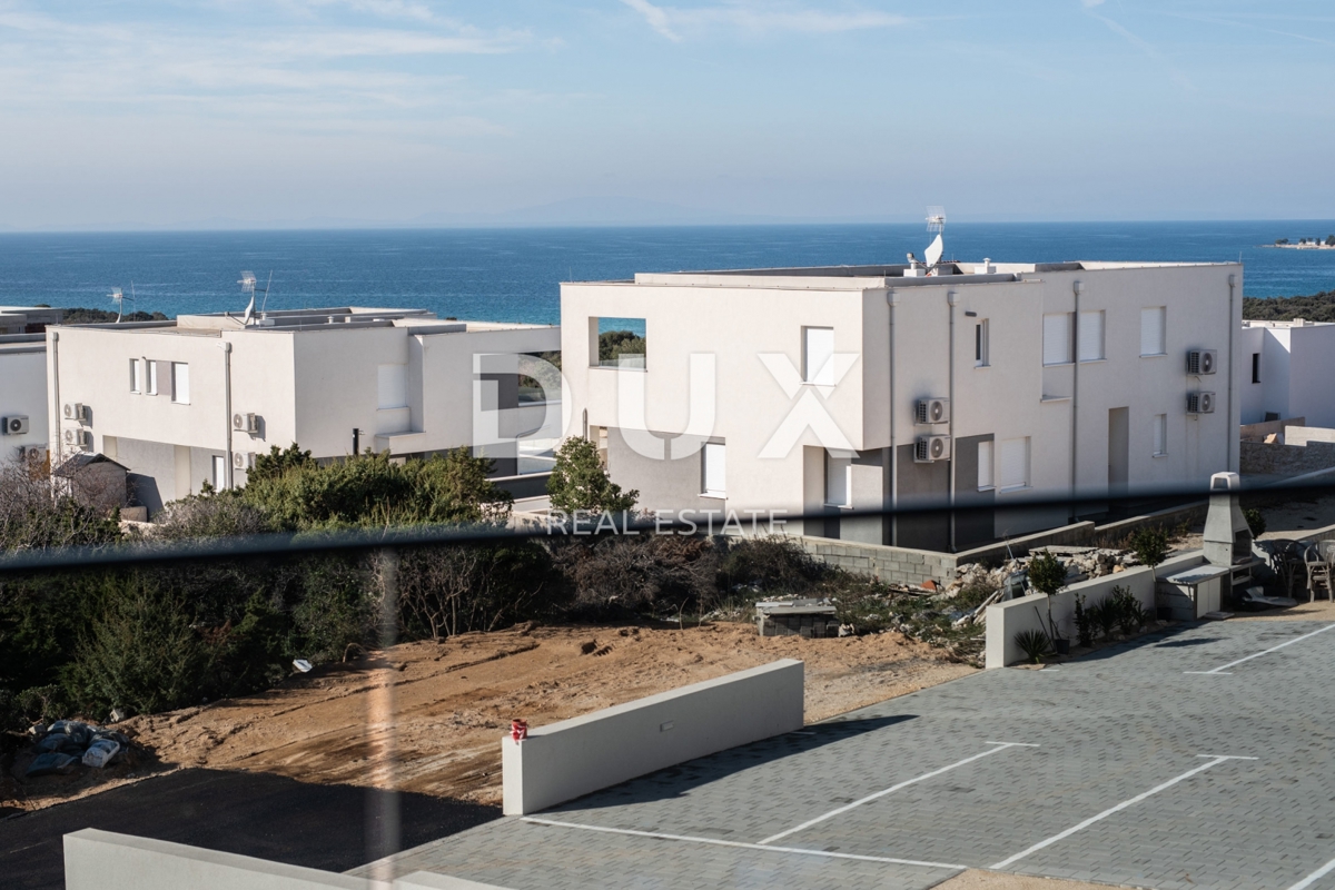 OTOK PAG, NOVALJA - Vila s 5 spalnicami, bazenom in savno, 176,5 m2