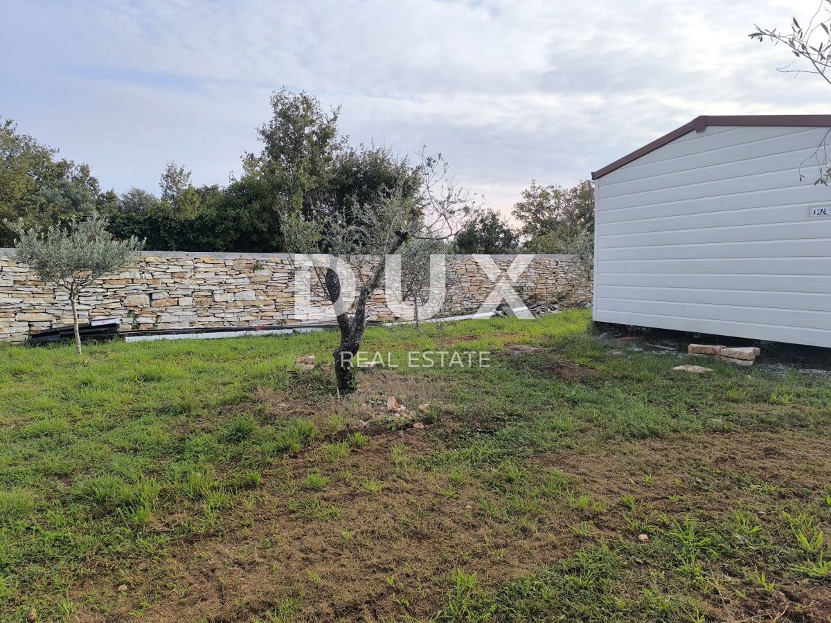 ISTRA, PEROJ - Dve mobilni hišici na 1000 m2 - V BLIŽINI PLAŽE!!