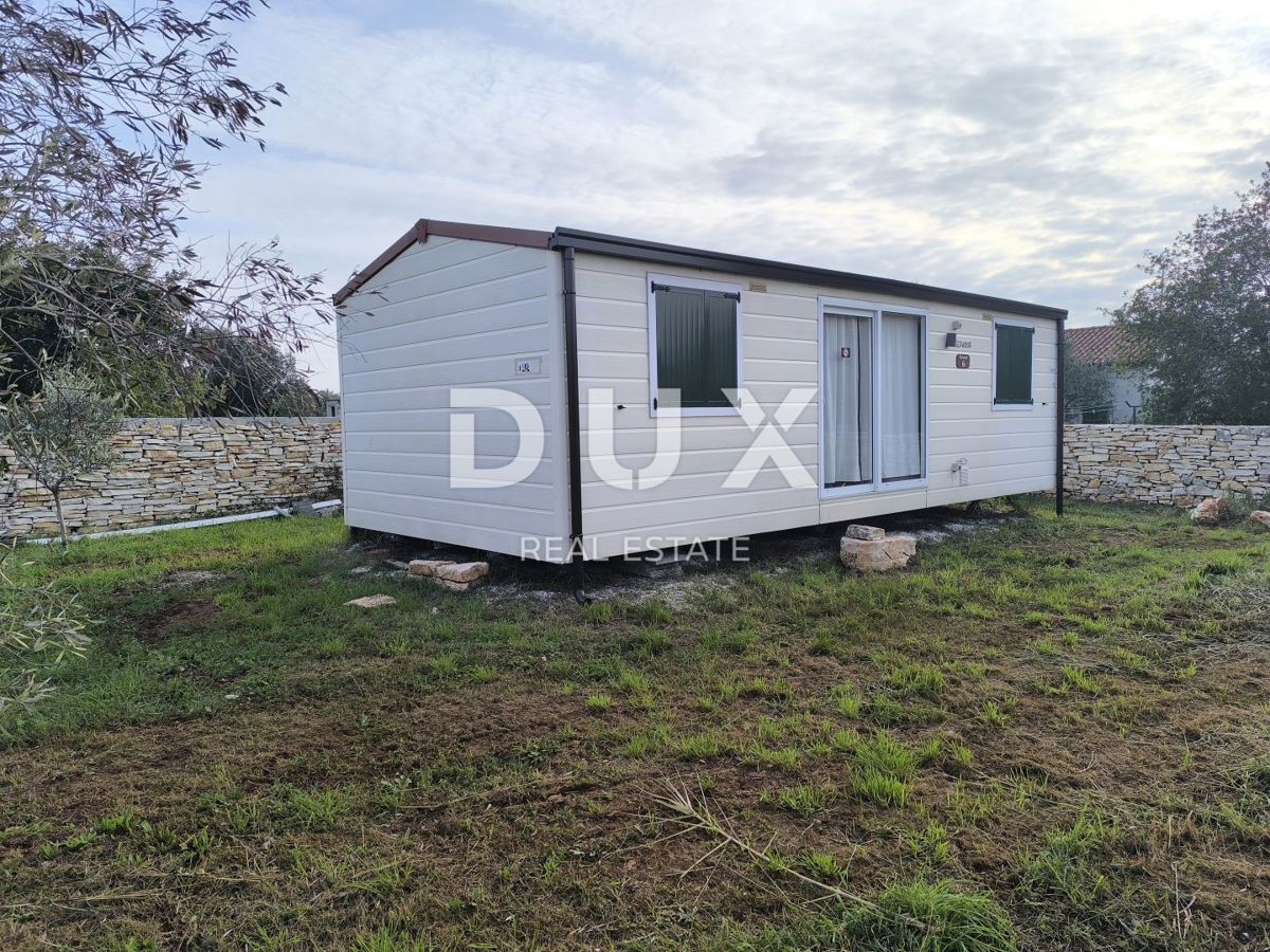ISTRA, PEROJ - Dve mobilni hišici na 1000 m2 - V BLIŽINI PLAŽE!!