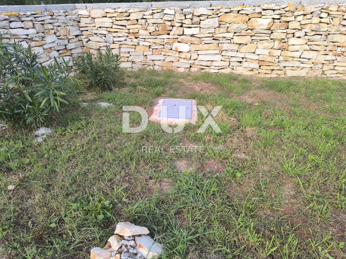 ISTRA, PEROJ - Dve mobilni hišici na 1000 m2 - V BLIŽINI PLAŽE!!