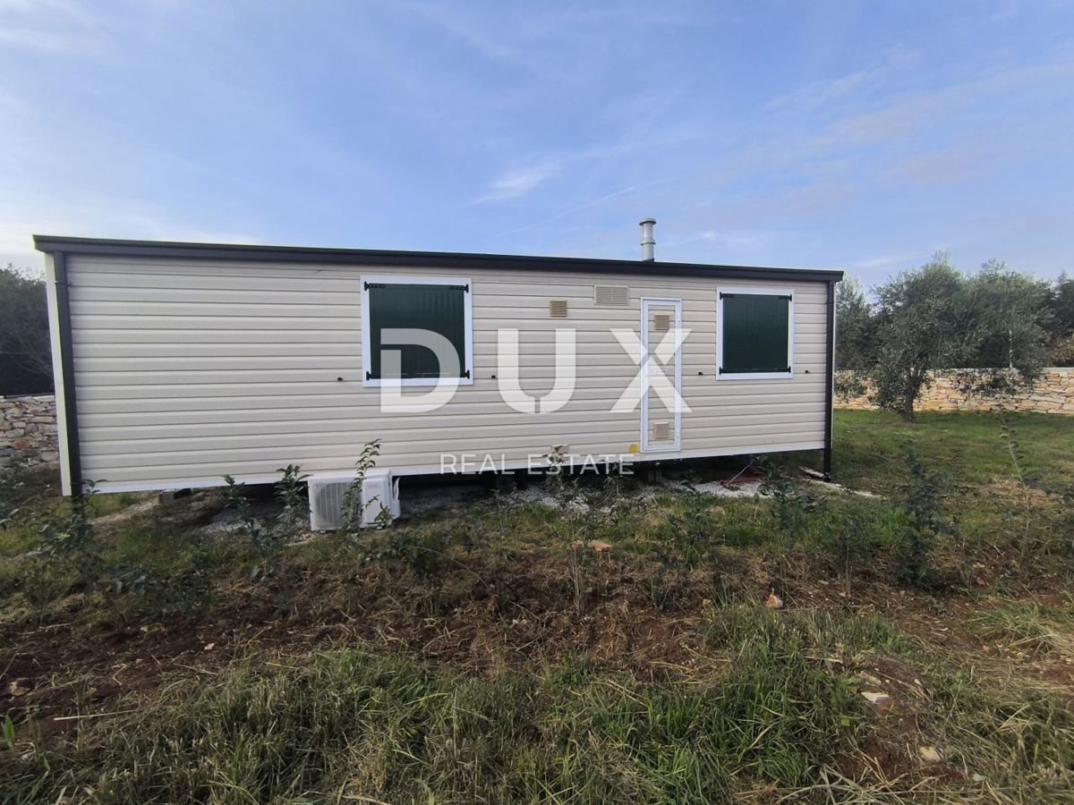 ISTRA, PEROJ - Dve mobilni hišici na 1000 m2 - V BLIŽINI PLAŽE!!