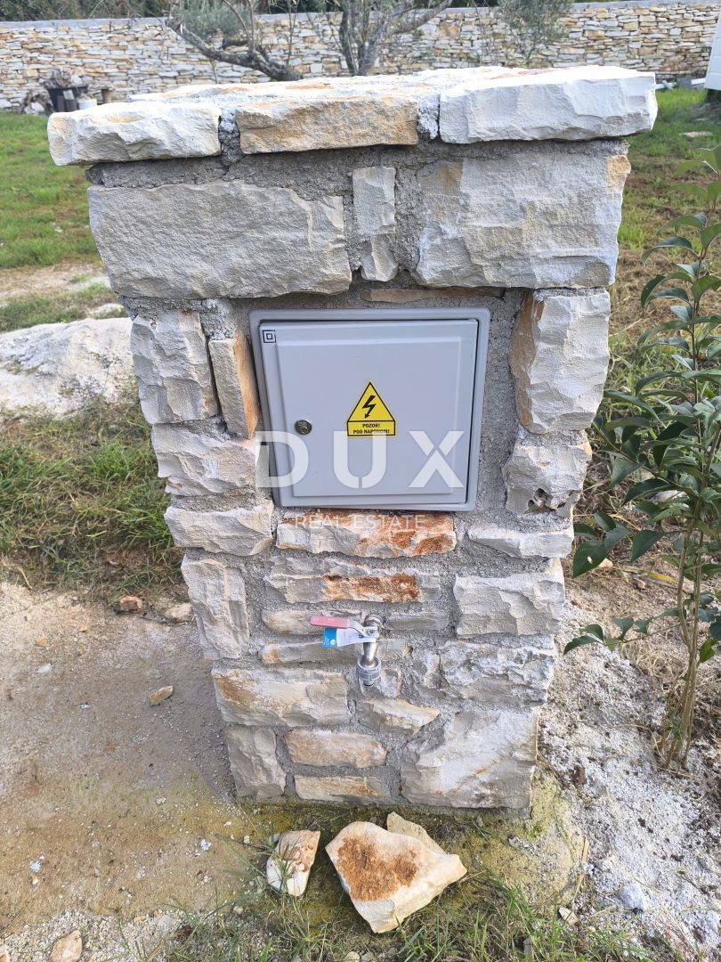 ISTRA, PEROJ - Dve mobilni hišici na 1000 m2 - V BLIŽINI PLAŽE!!