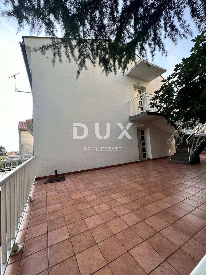 CRIKVENICA, SELCE - Hiša v središču Selca, s pogledom na morje