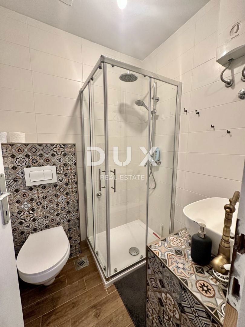 CRIKVENICA, SELCE - Hiša v središču Selca, s pogledom na morje