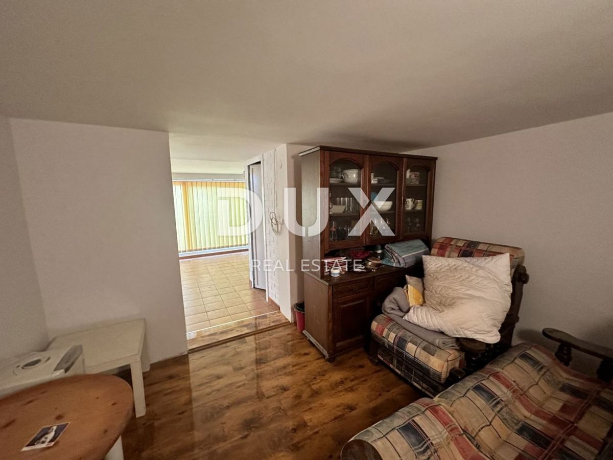 CRIKVENICA, SELCE - Hiša v središču Selca, s pogledom na morje