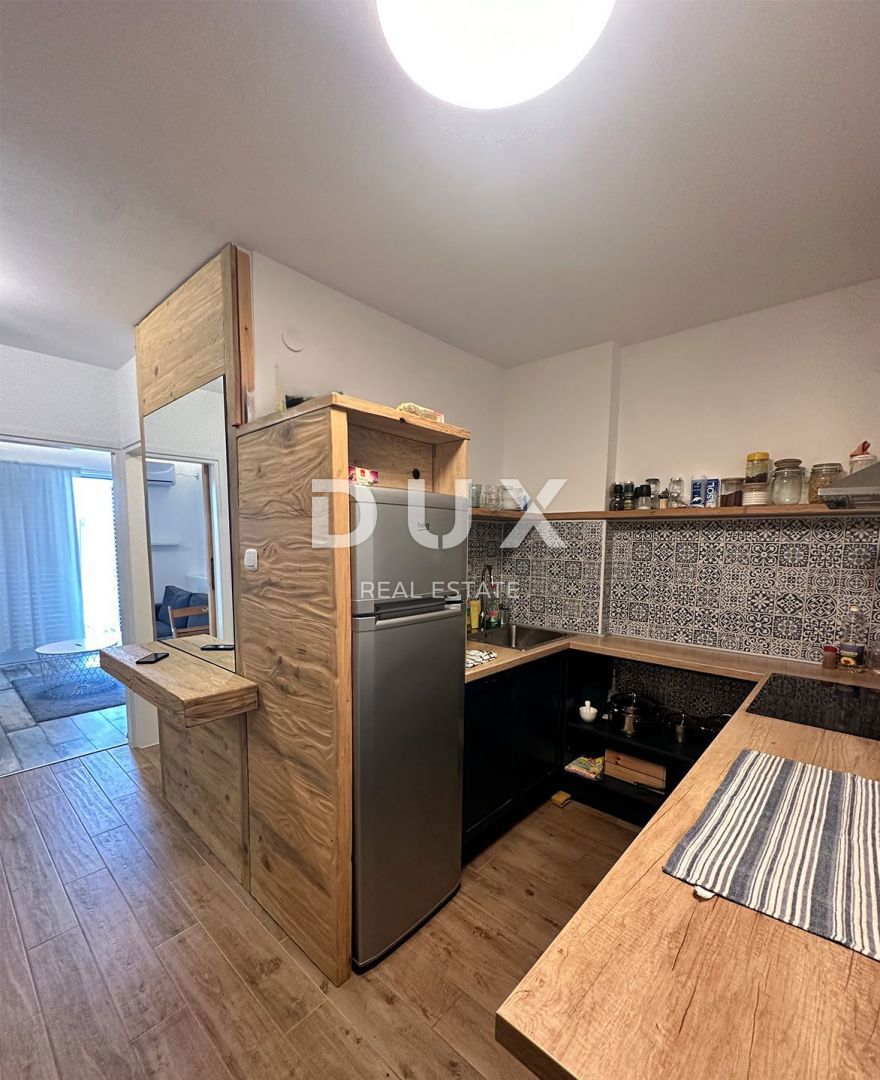 CRIKVENICA, SELCE - Hiša v središču Selca, s pogledom na morje