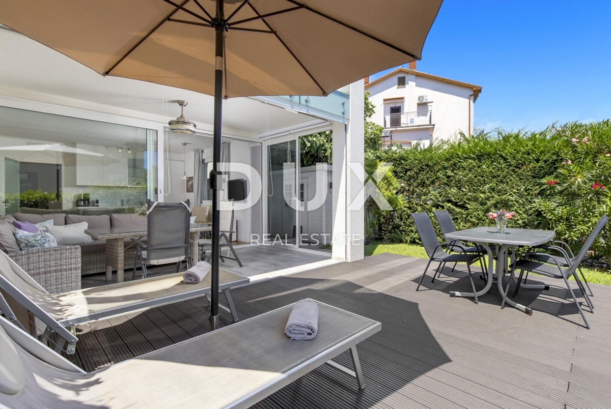 OPATIJA, IČIĆI - stanovanje 79m2 z vrtom v novejši stavbi z bazenom na strehi, pogled na morje, parking