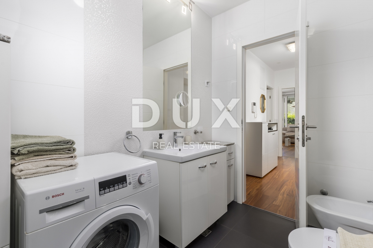 OPATIJA, IČIĆI - stanovanje 79m2 z vrtom v novejši stavbi z bazenom na strehi, pogled na morje, parking