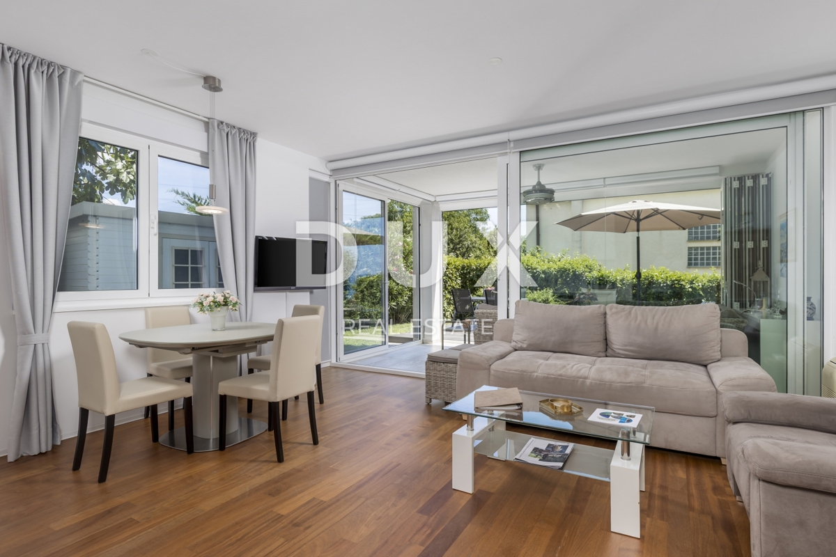 OPATIJA, IČIĆI - stanovanje 79m2 z vrtom v novejši stavbi z bazenom na strehi, pogled na morje, parking