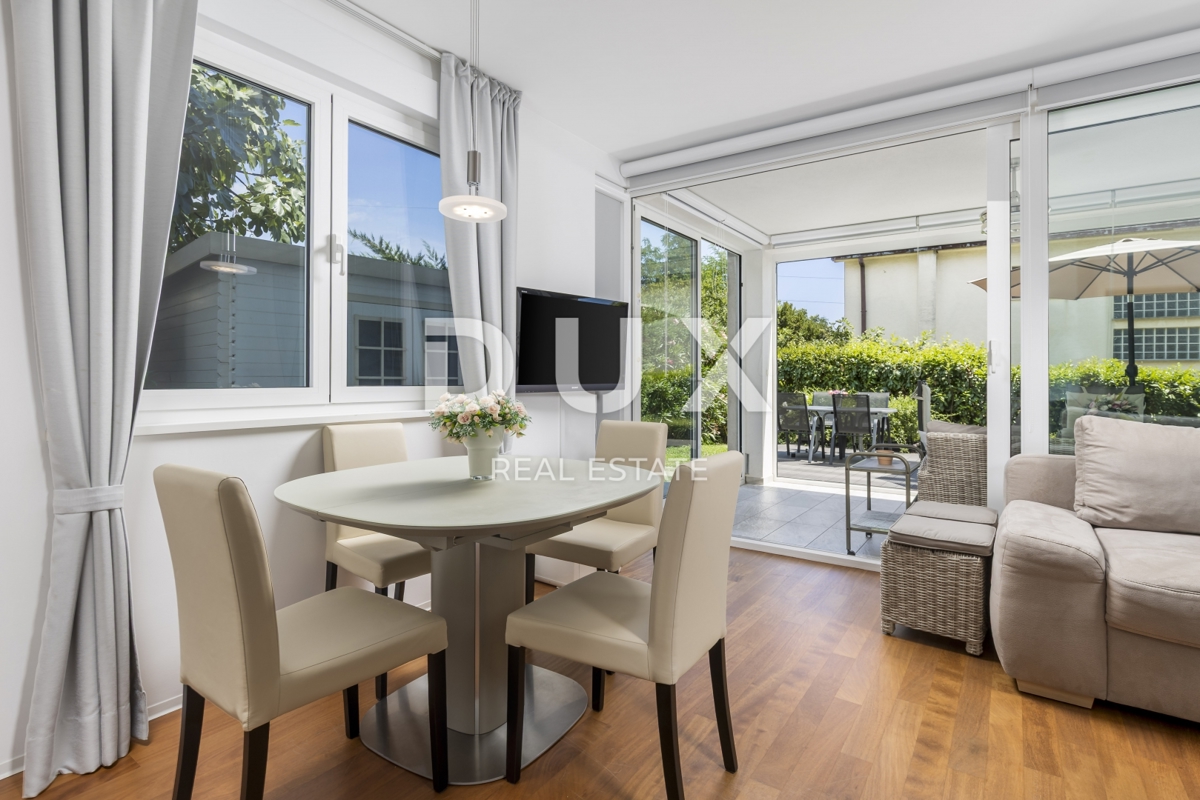 OPATIJA, IČIĆI - stanovanje 79m2 z vrtom v novejši stavbi z bazenom na strehi, pogled na morje, parking