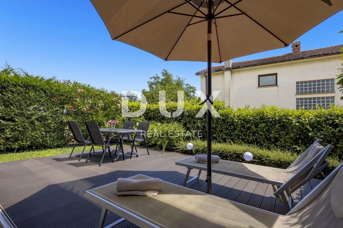 OPATIJA, IČIĆI - stanovanje 79m2 z vrtom v novejši stavbi z bazenom na strehi, pogled na morje, parking