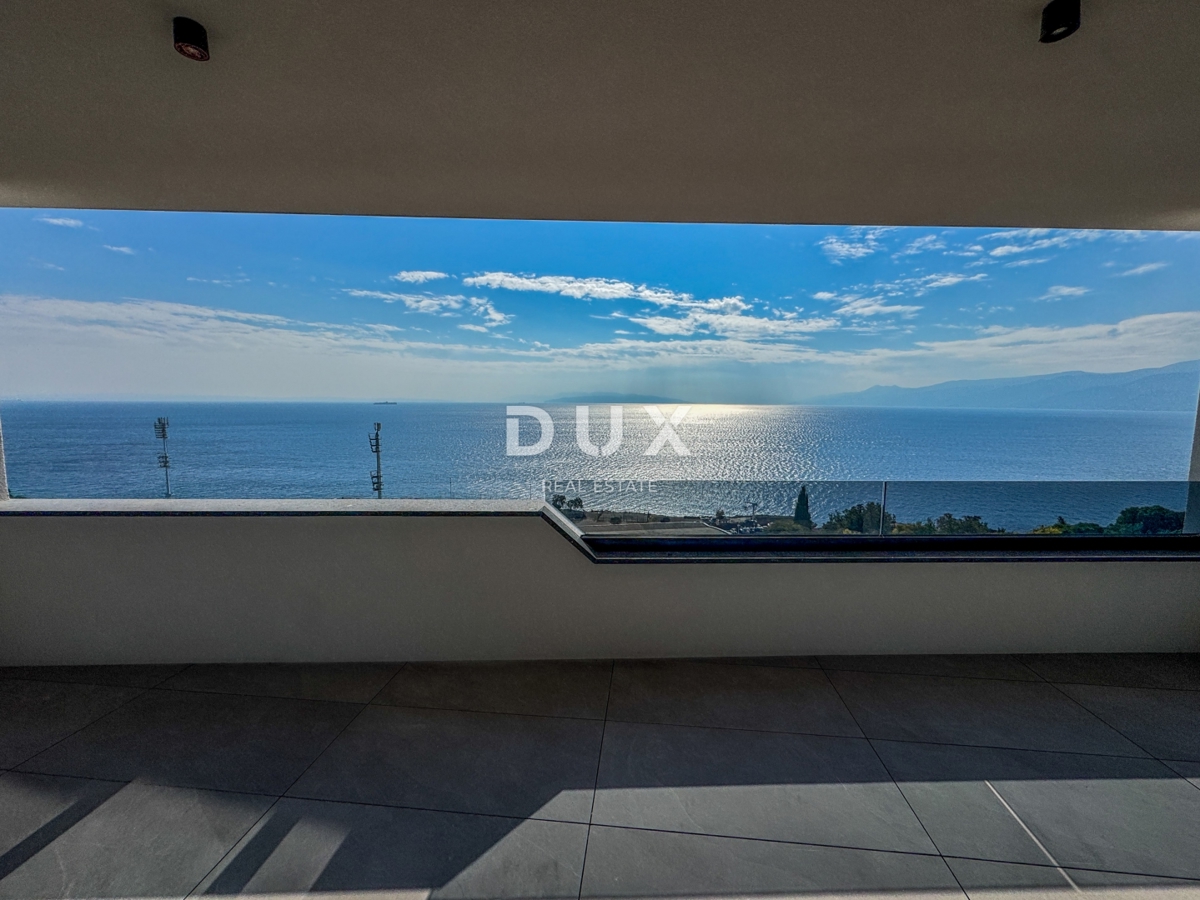 RIJEKA, KANTRIDA - 107m2 veliko stanovanje v luksuzni novogradnji le 250 metrov od morja z garažo in panoramskim pogledom na morje