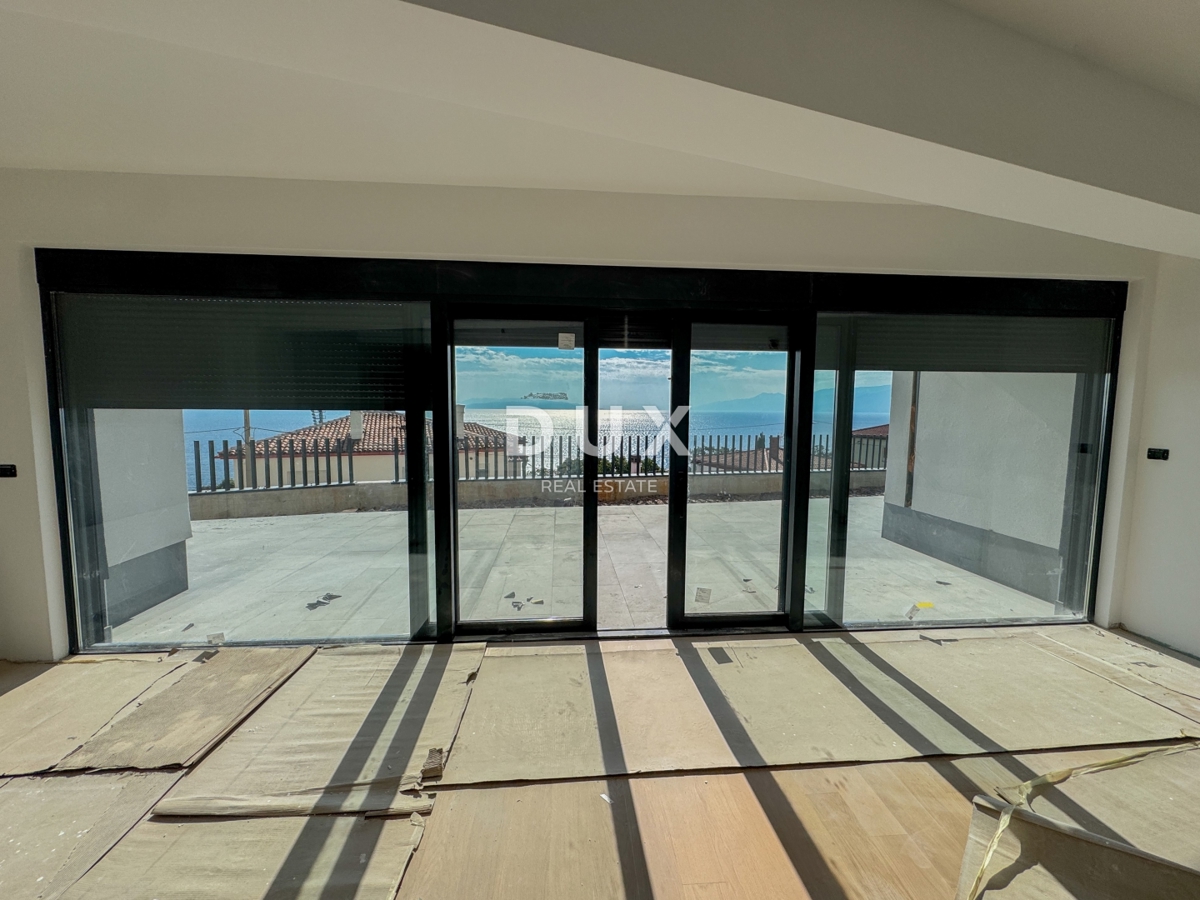 RIJEKA, KANTRIDA - 107m2 veliko stanovanje v luksuzni novogradnji le 250 metrov od morja z garažo in panoramskim pogledom na morje