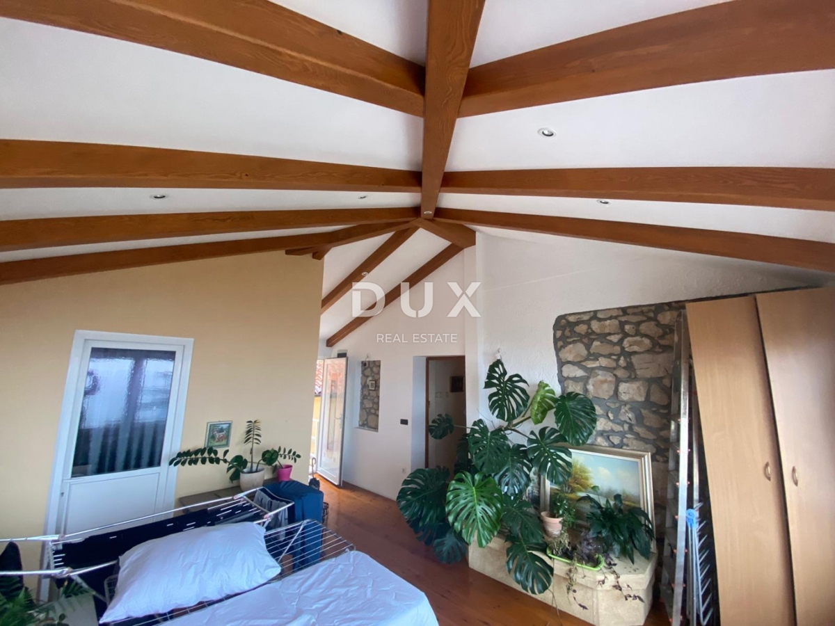 RIJEKA, TRSAT - stanovanje 132 m2, 4 spalnice + dnevna soba s panoramskim pogledom na morje + dodatno stanovanje 31 m2! PRILOŽNOST!