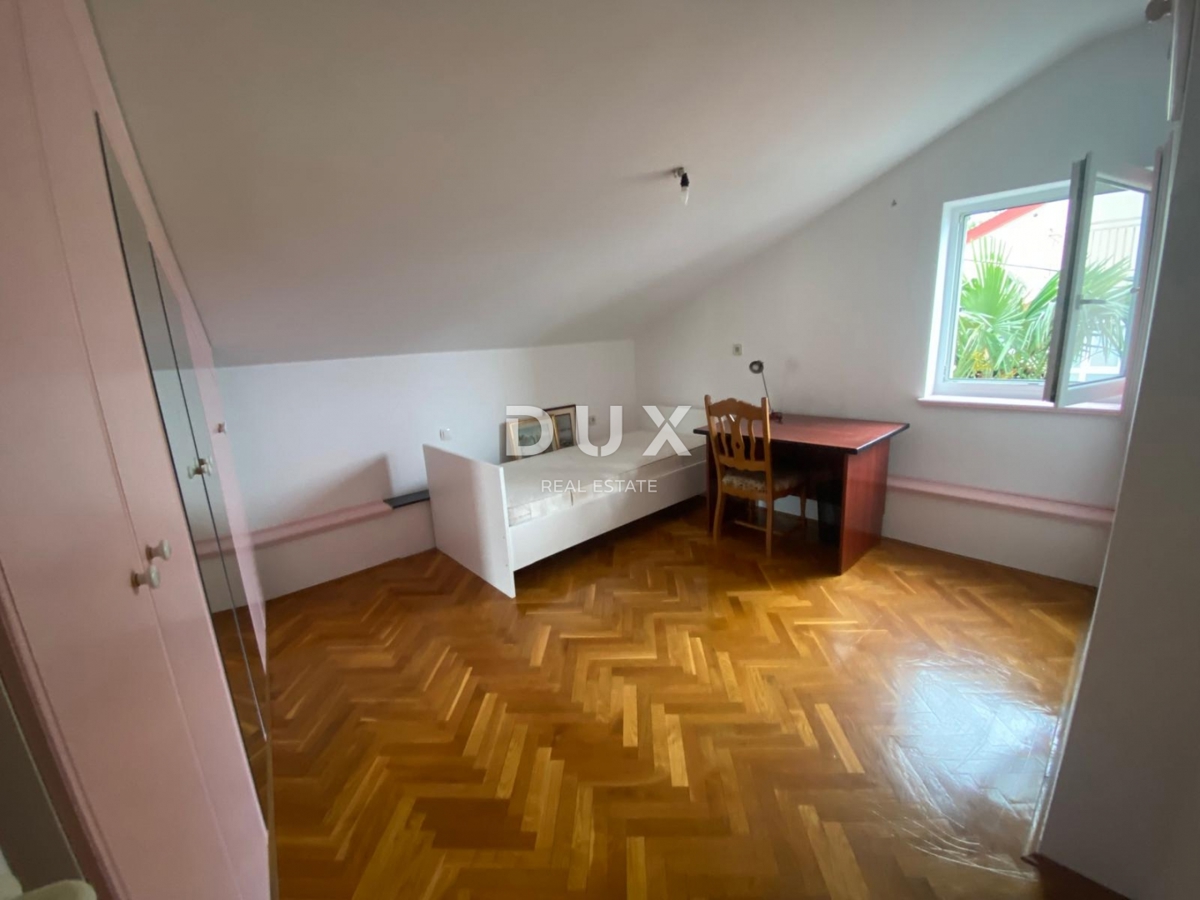 RIJEKA, TRSAT - stanovanje 132 m2, 4 spalnice + dnevna soba s panoramskim pogledom na morje + dodatno stanovanje 31 m2! PRILOŽNOST!