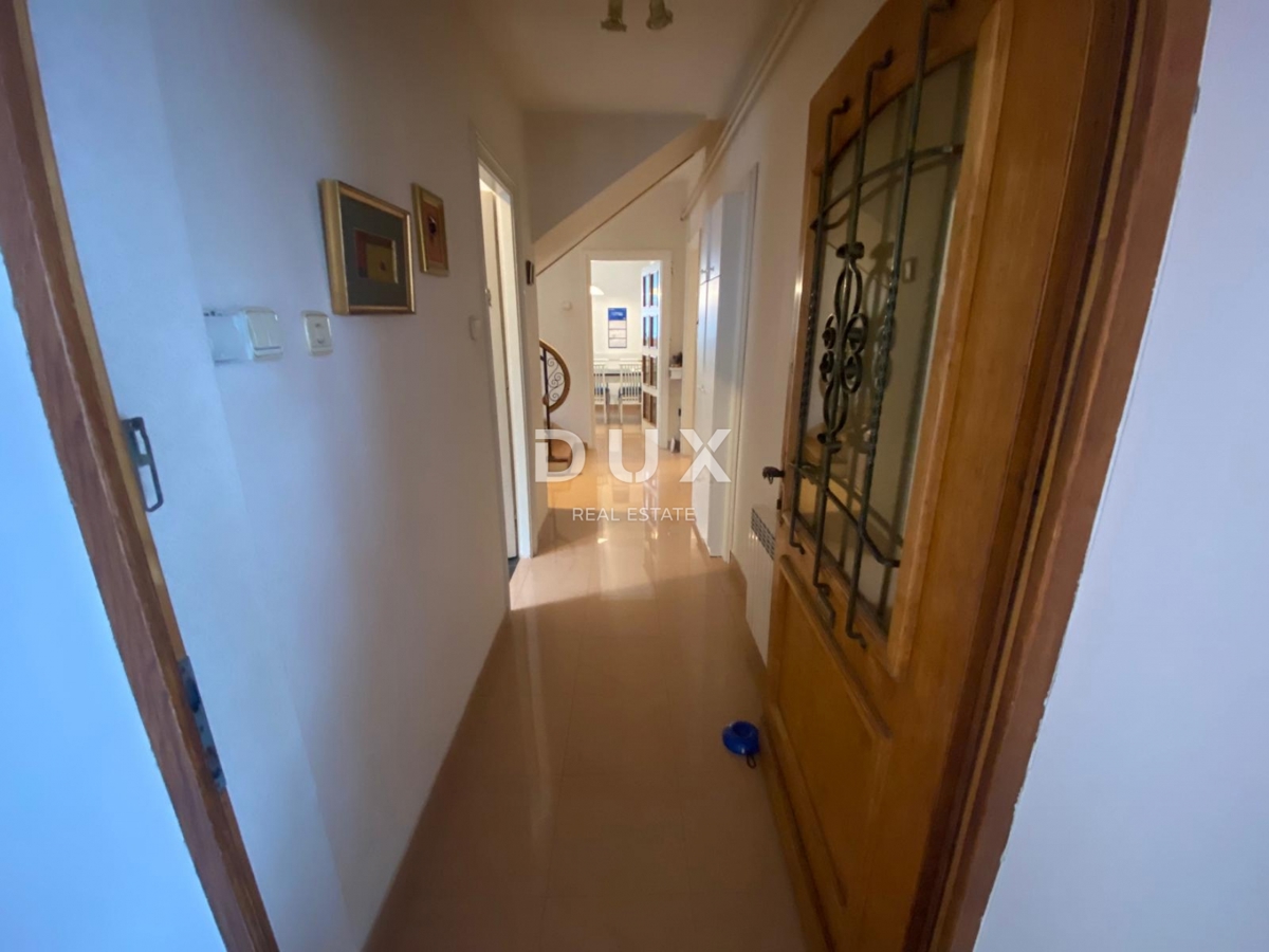 RIJEKA, TRSAT - stanovanje 132 m2, 4 spalnice + dnevna soba s panoramskim pogledom na morje + dodatno stanovanje 31 m2! PRILOŽNOST!