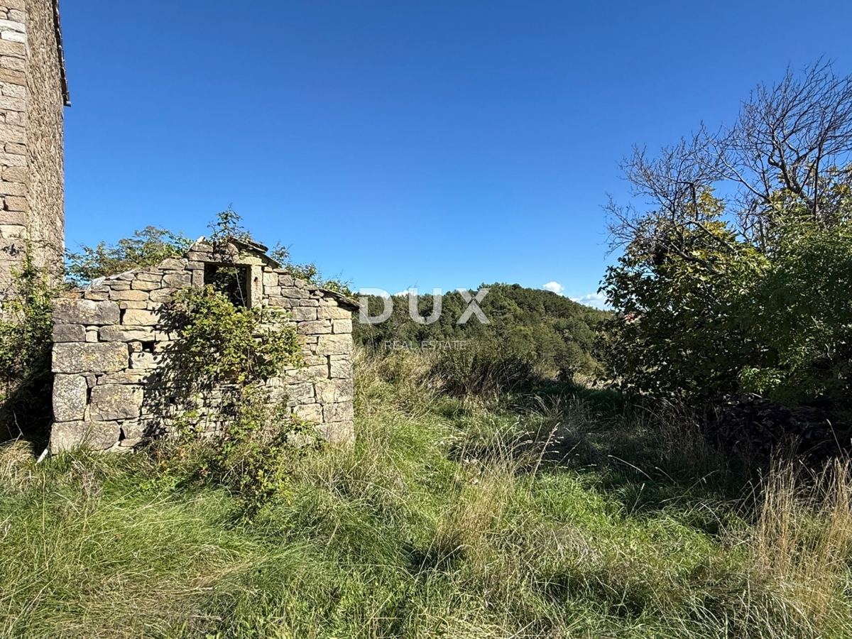 ISTRA, GROŽNJAN - Samostojna kamnita hiša s pogledom na morje