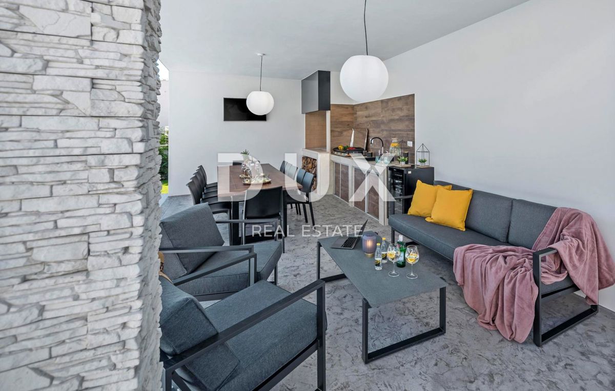 ISTRA, ROVINJ - Vila moderne arhitekture