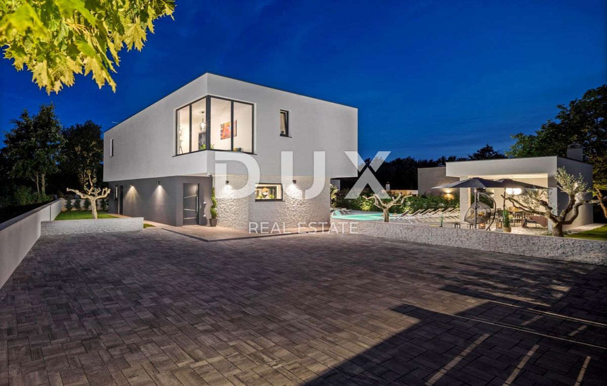 ISTRA, ROVINJ - Vila moderne arhitekture