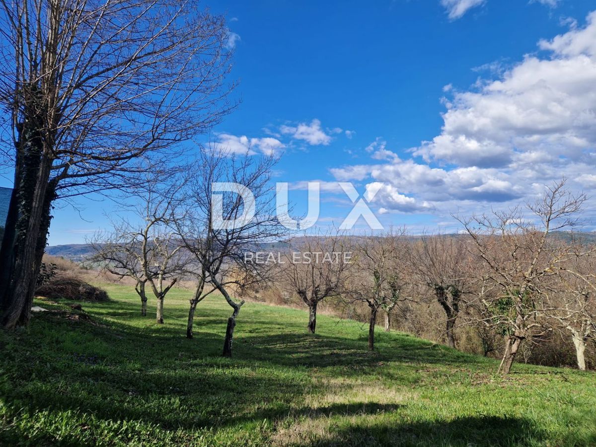 ISTRA, MOTOVUN - Zemljišče z impresivnim razgledom