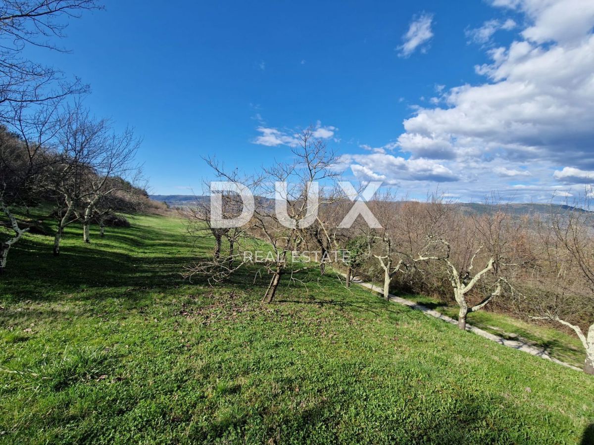 ISTRA, MOTOVUN - Zemljišče z impresivnim razgledom