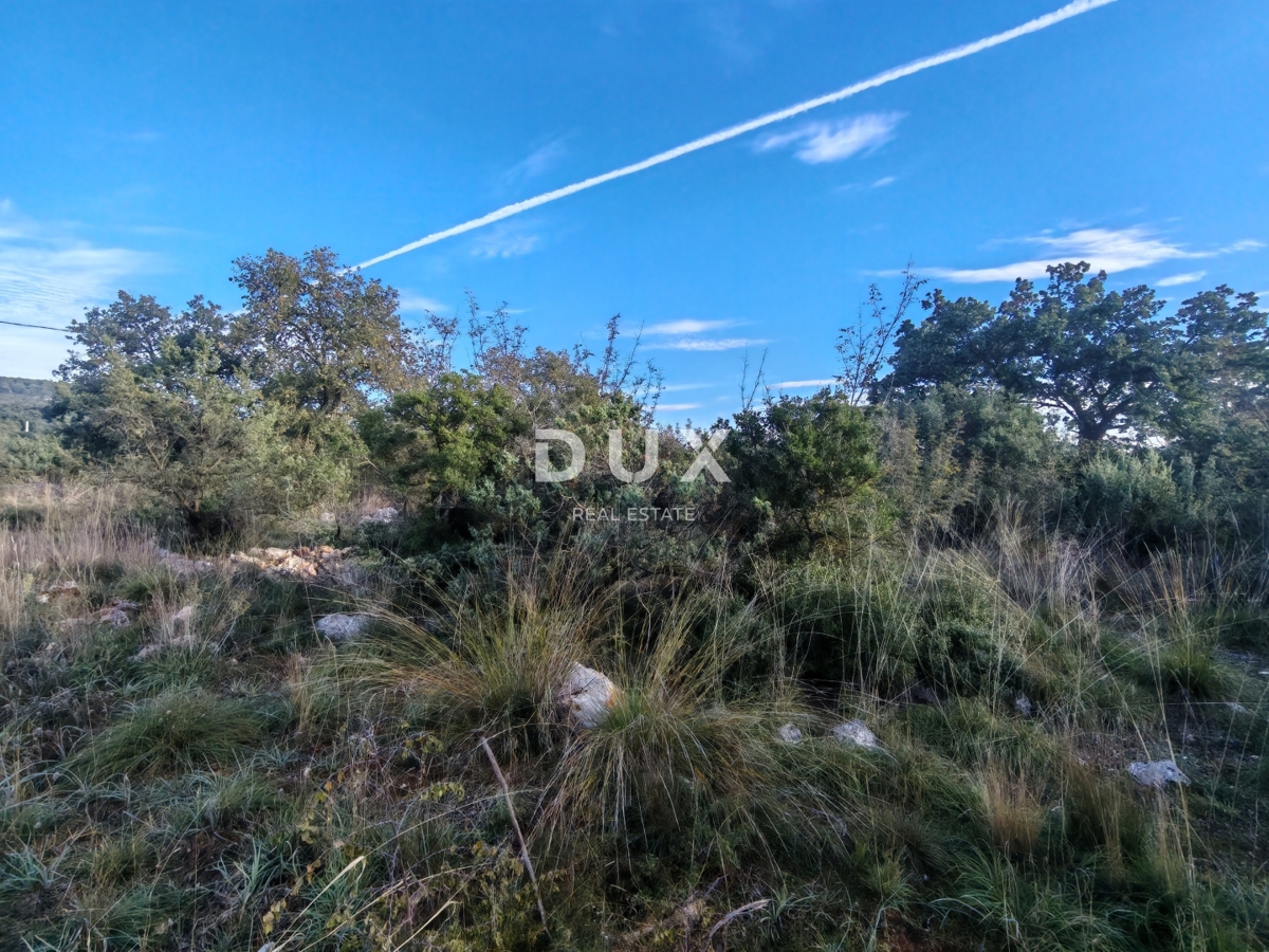 ZADAR, GLAVICA - Gradbeno zemljišče v mirni okolici blizu morja!
