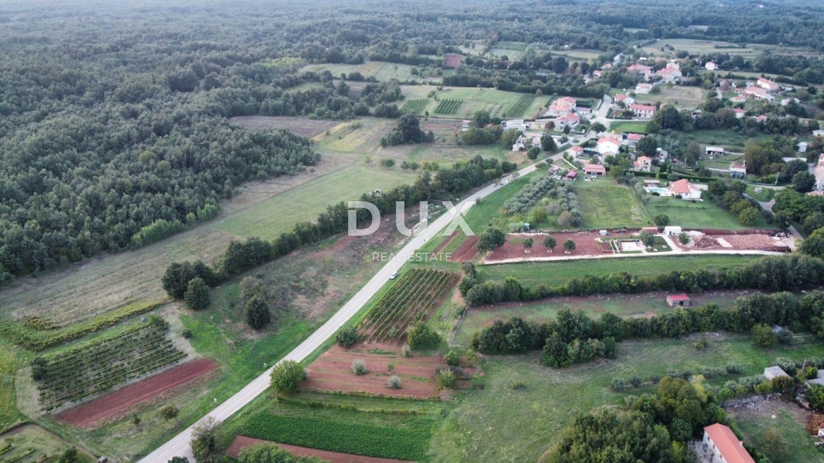 ISTRA, BARBAN - Investicijska priložnost! Gradbena zemljišča s pogledom na morje z idejnim projektom!