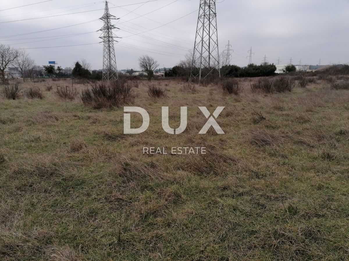 ISTRA, PULA - Kompleks gradbenih parcel 9.933 m2, odlična lokacija!