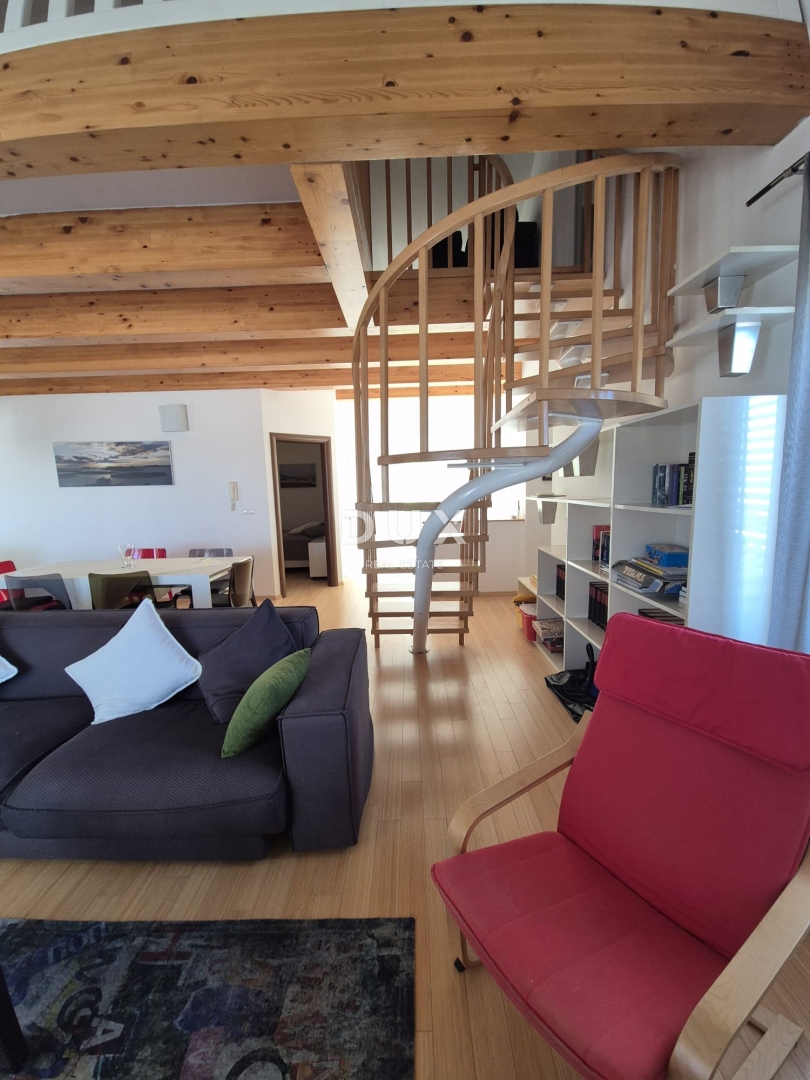 OTOK MURTER, MURTER - PRILOŽNOST! Ekskluzivni penthouse s štirimi spalnicami