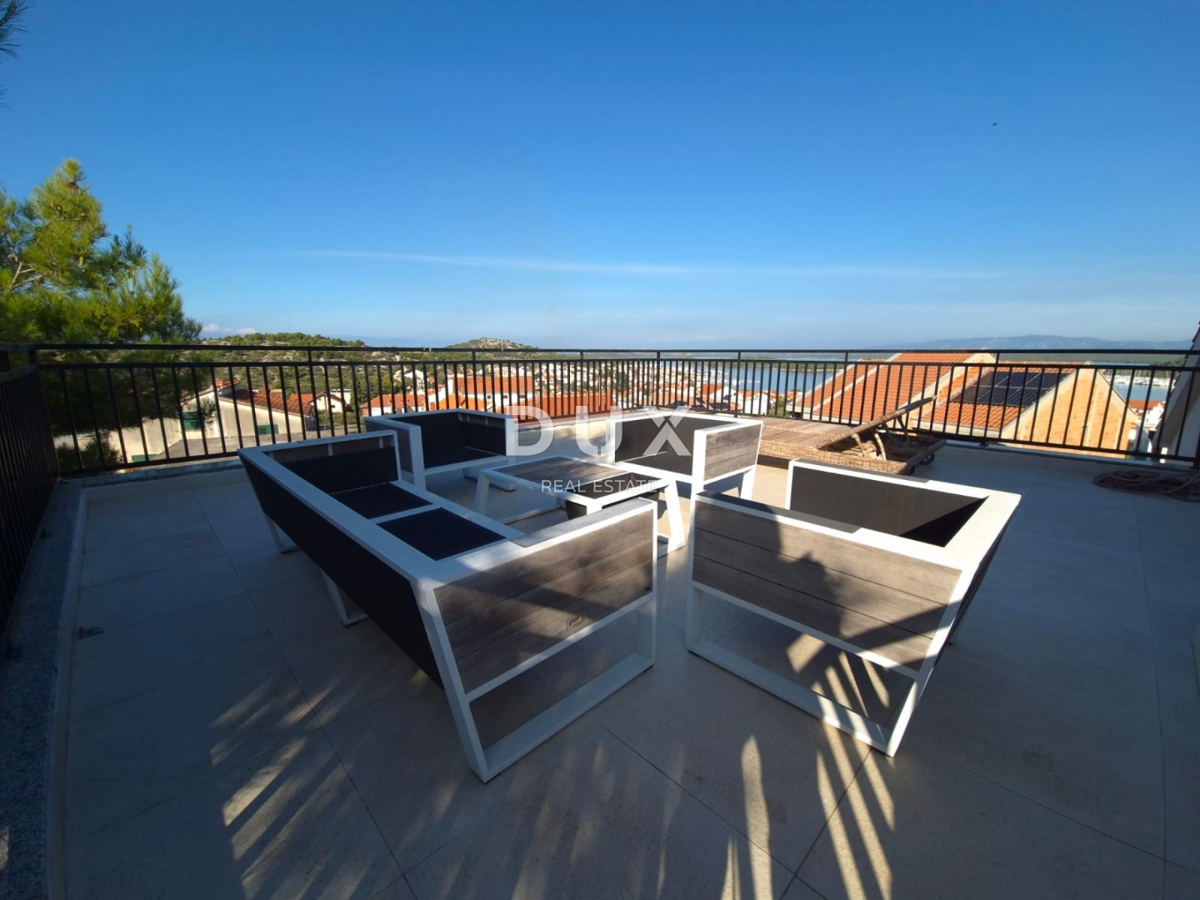 OTOK MURTER, MURTER - PRILOŽNOST! Ekskluzivni penthouse s štirimi spalnicami