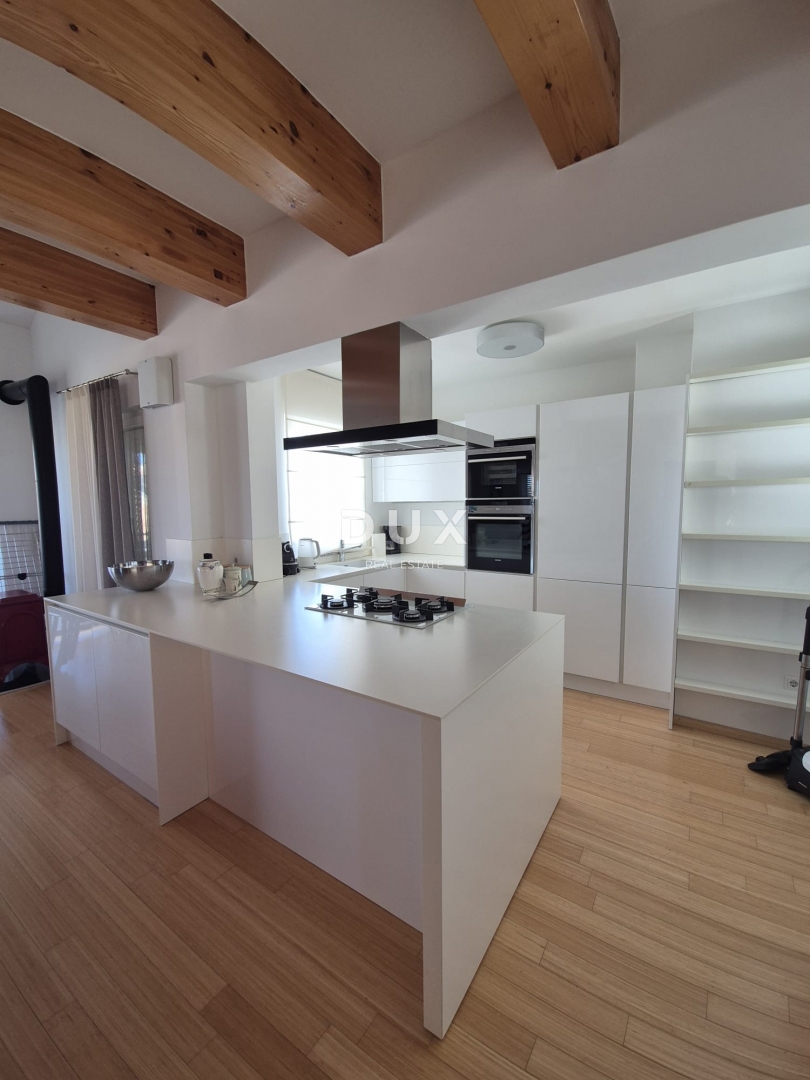 OTOK MURTER, MURTER - PRILOŽNOST! Ekskluzivni penthouse s štirimi spalnicami