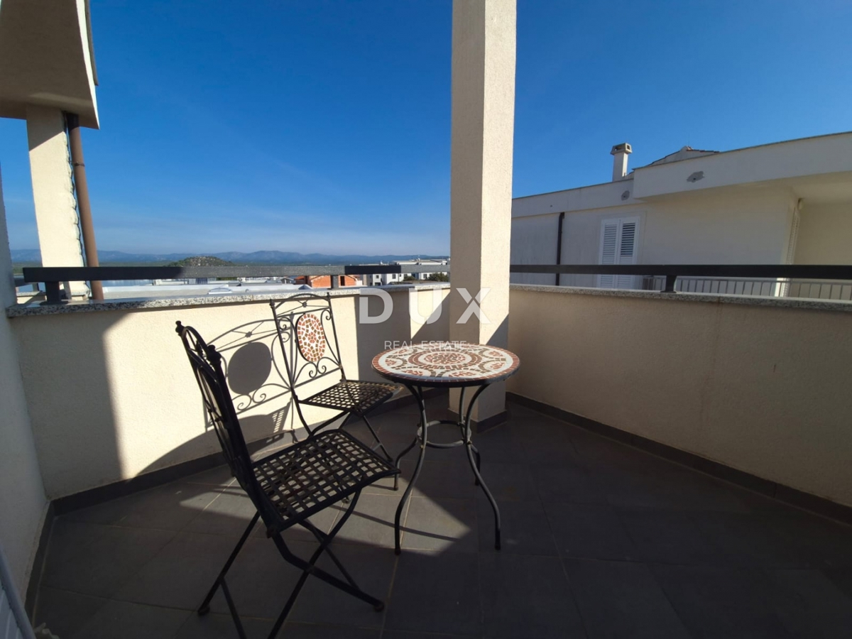 OTOK MURTER, MURTER - PRILOŽNOST! Ekskluzivni penthouse s štirimi spalnicami