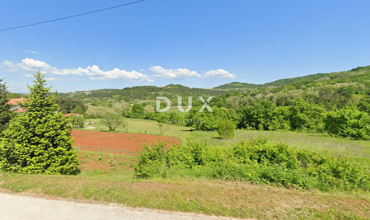 ISTRA, MOTOVUN - Gradbeno zemljišče z odprtim razgledom